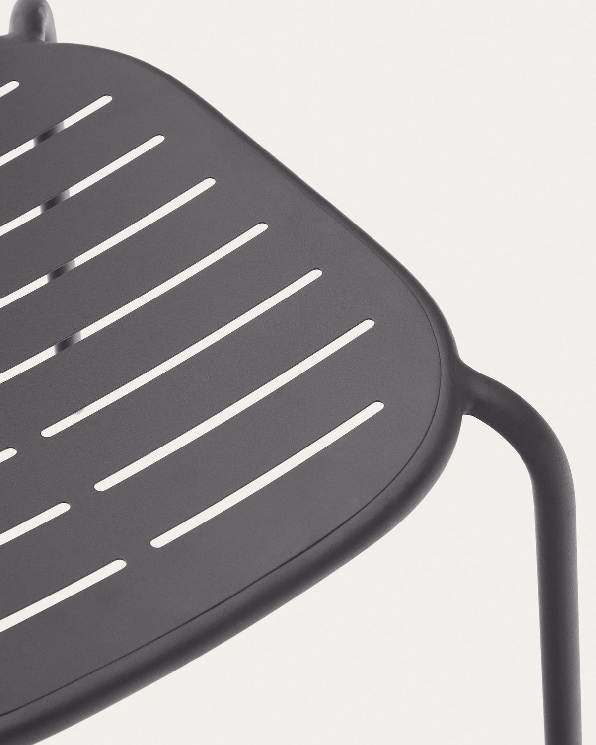 Silla apilable de exterior Brai de acero galvanizado gris oscuro
