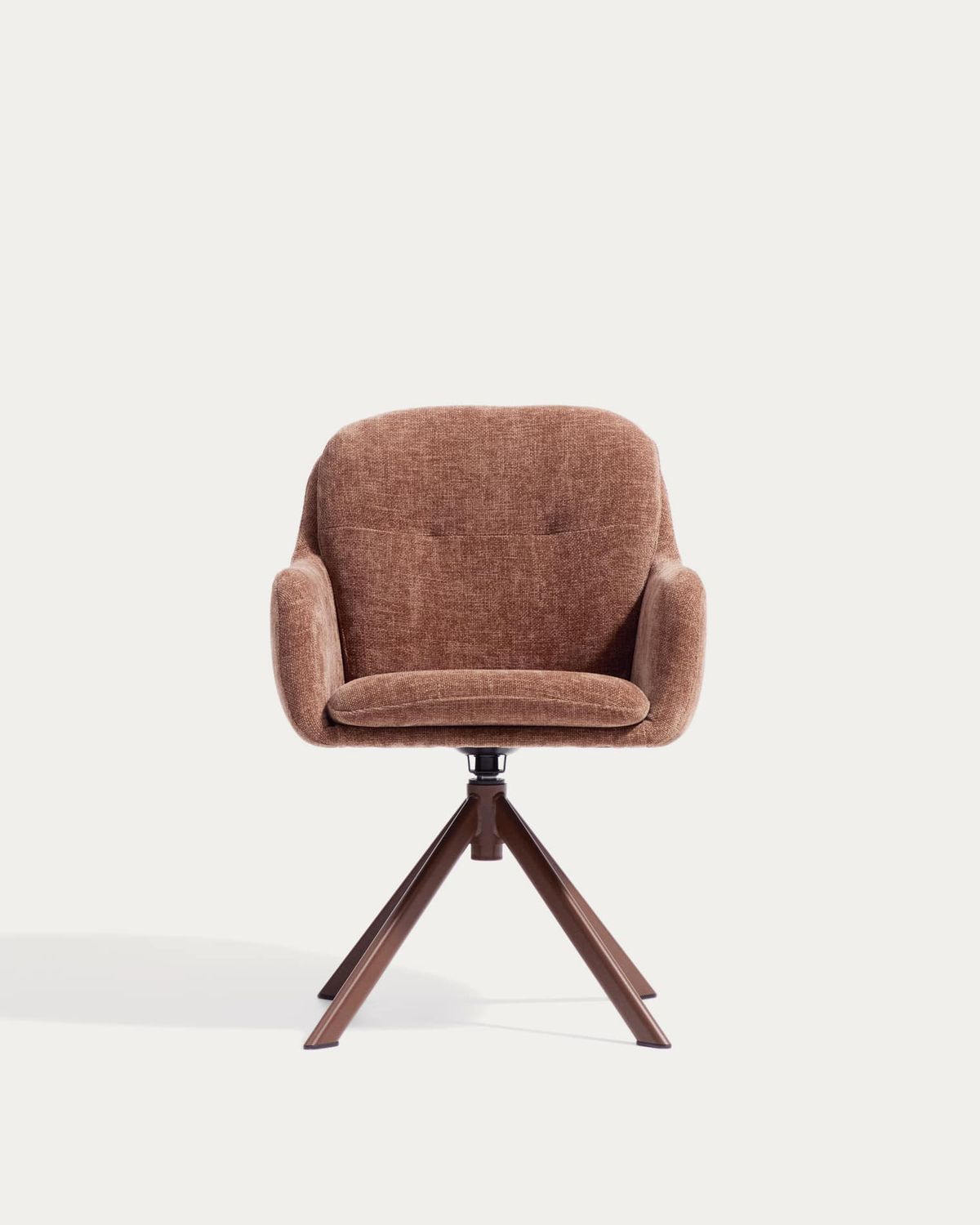 Silla giratoria Lexa de chenilla caramelo y patas de acero con acabado caramelo