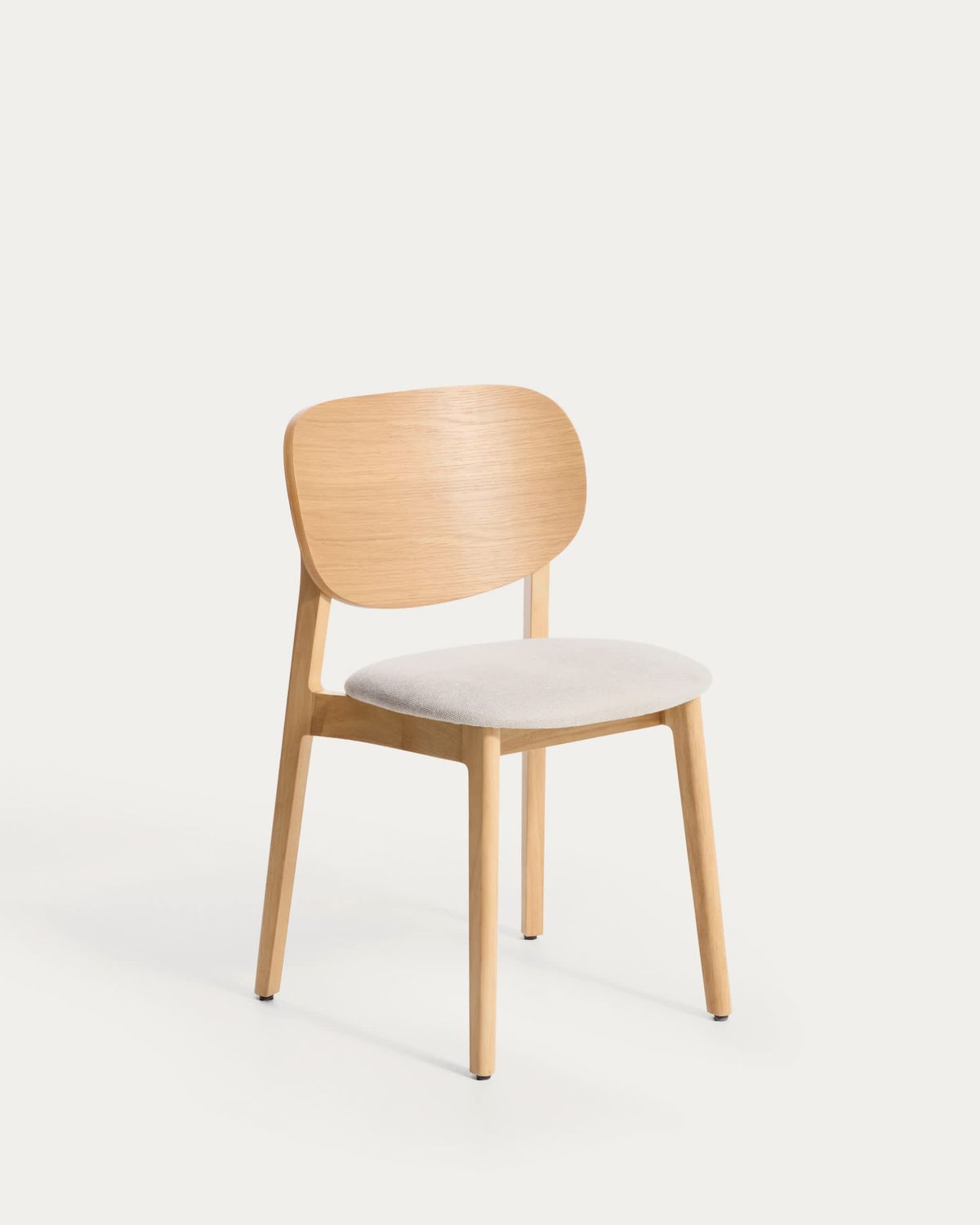Silla Ludara de chapa de roble y chenilla beige