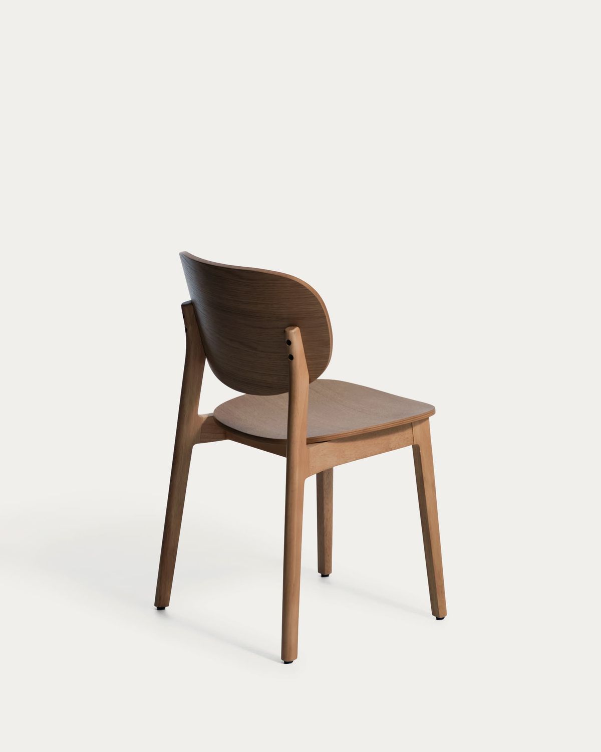 Silla Ludara de chapa de roble acabado nogal