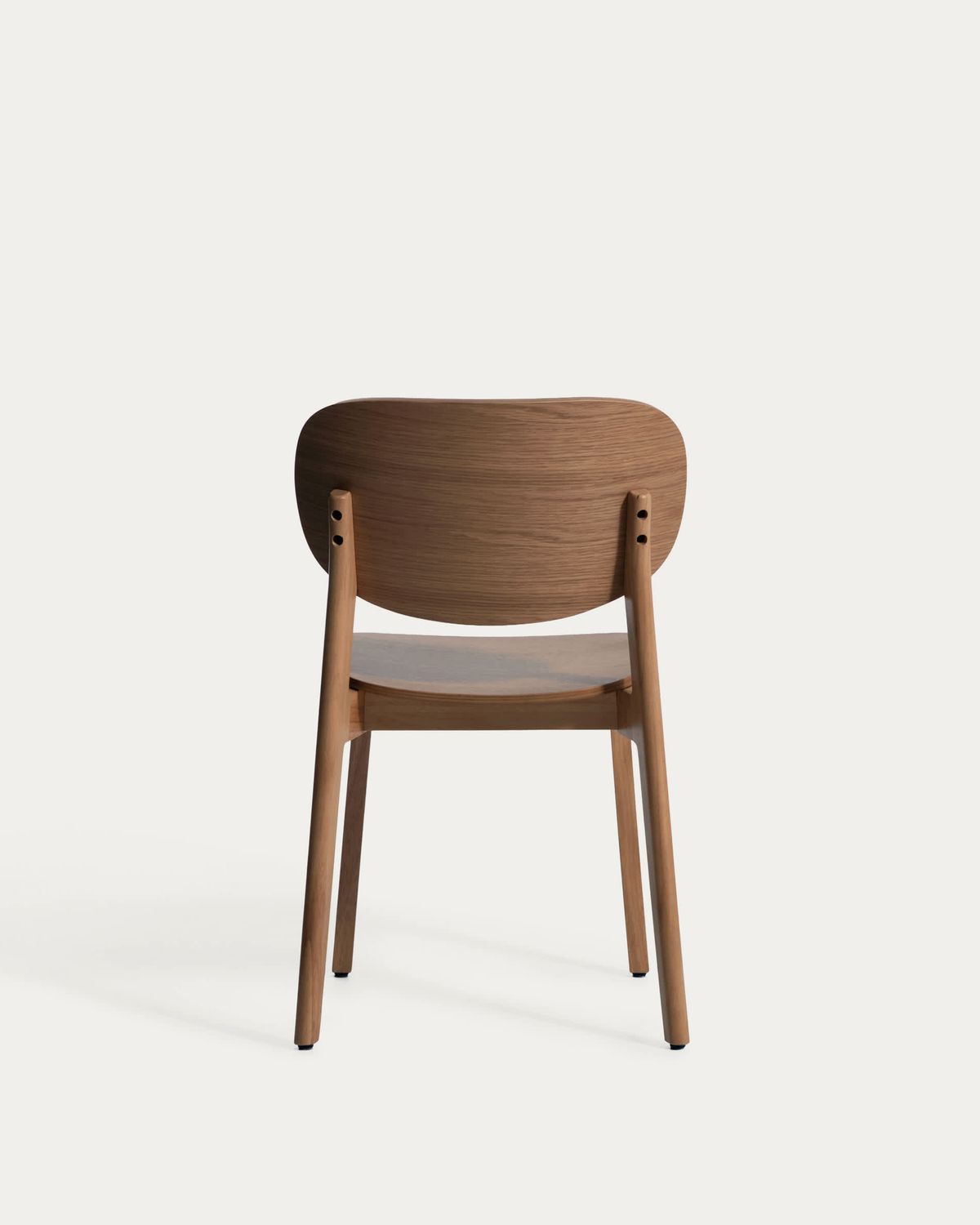 Silla Ludara de chapa de roble acabado nogal