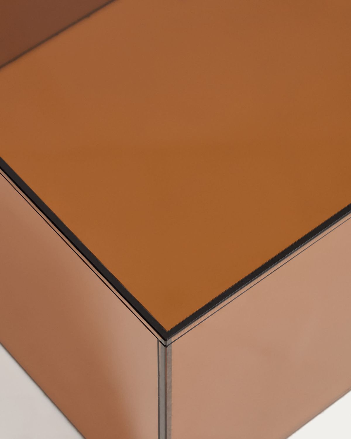 Mesa auxiliar Orlia de vidrio templado marrón 50 x 50 cm
