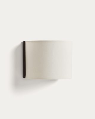 Aplique de pared Umbran de madera de caucho marrón oscuro y lino beige Aplique de pared Umbran de madera de caucho marrón oscuro y lino beige
