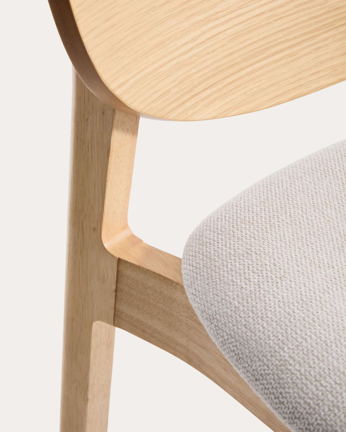 Taburete Ludara de chapa de roble y chenilla beige 65 cm