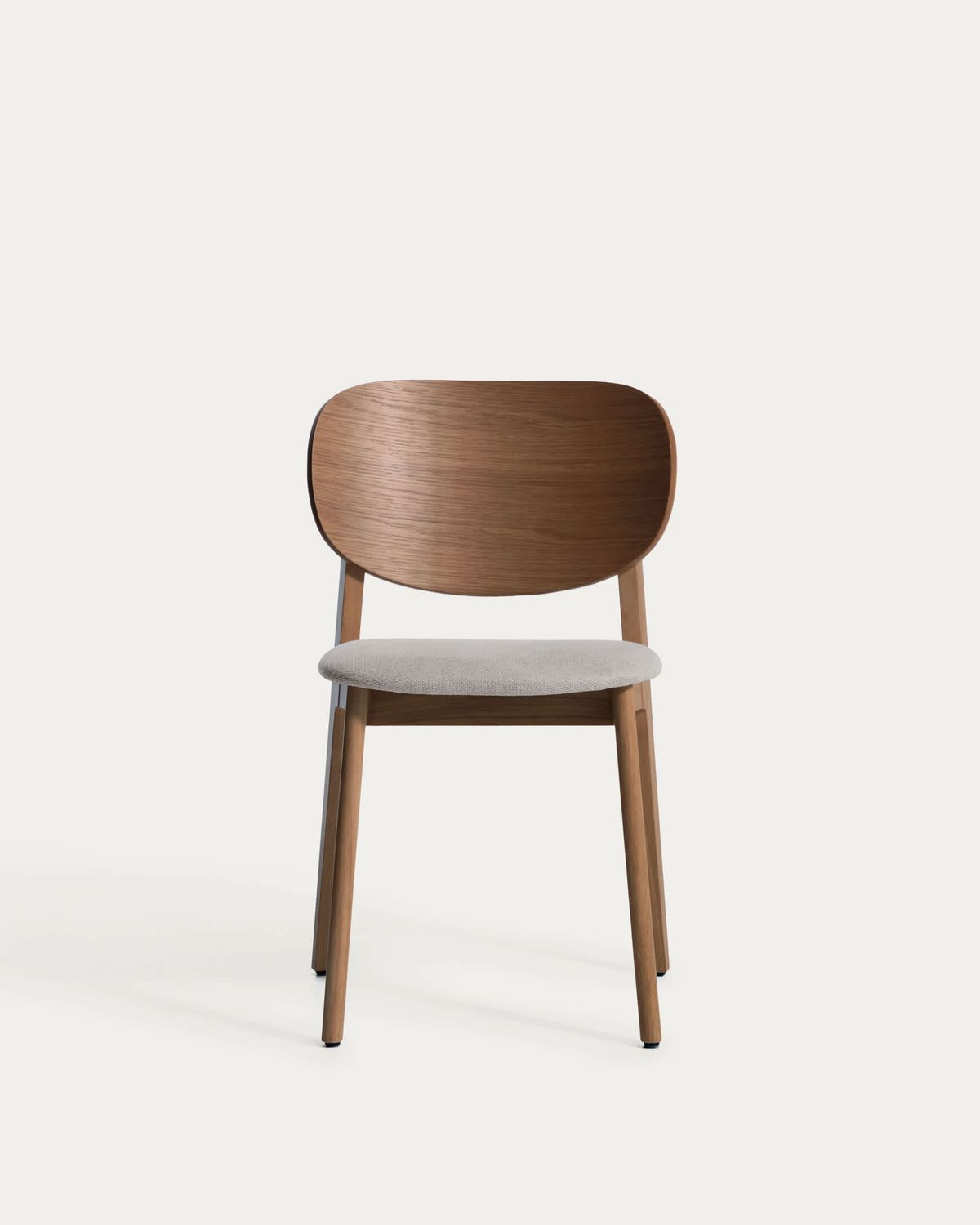 Silla Ludara de chapa de roble acabado nogal y chenilla marrón