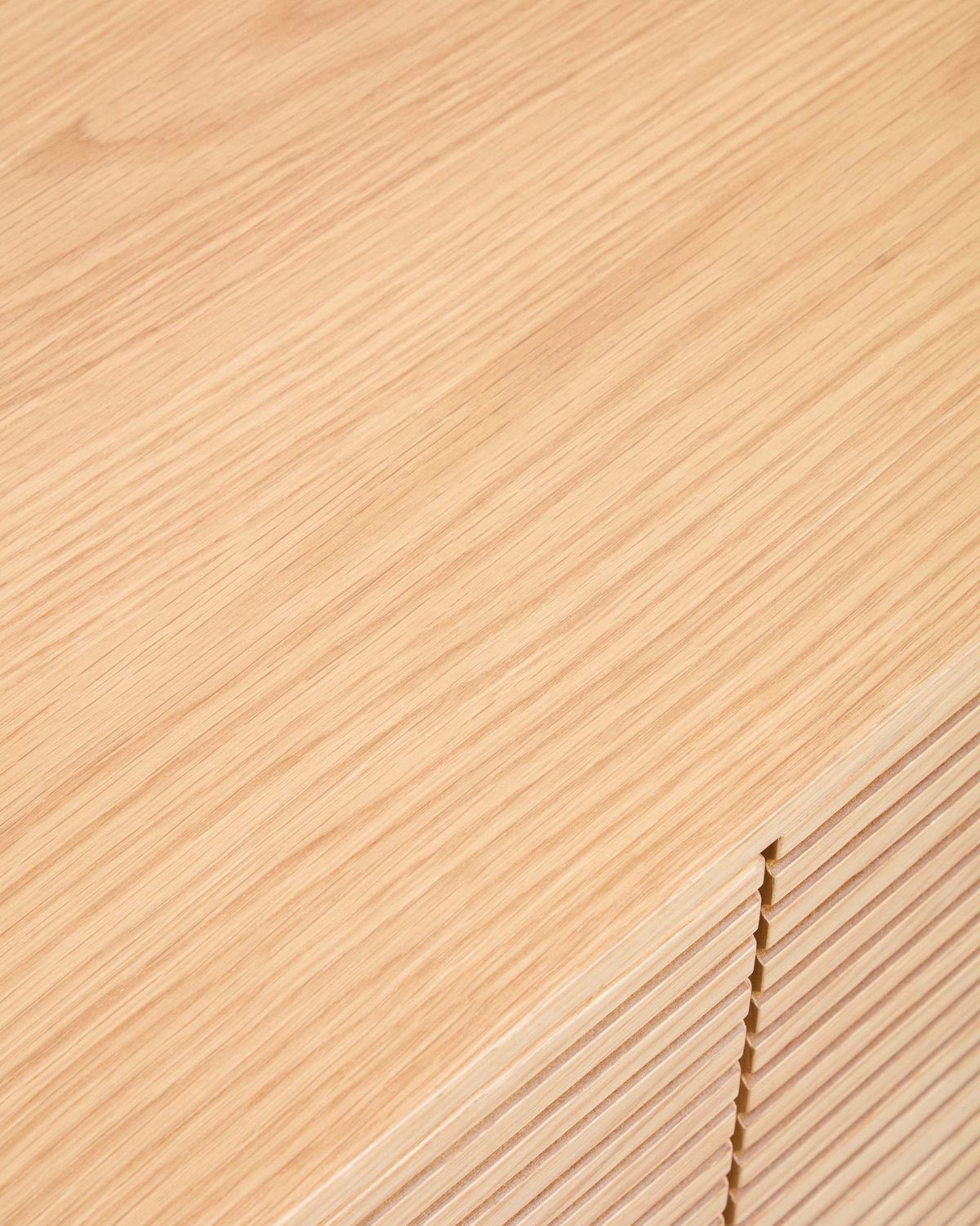 Cómoda Norlen 6 cajones de chapa de roble acabado tono natural FSC Mix Credit 120 x 75 cm