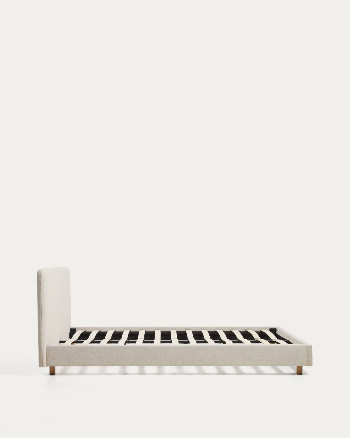 Cama Selven en chenilla beige para colchón de 150 x 200 cm FSC 100%