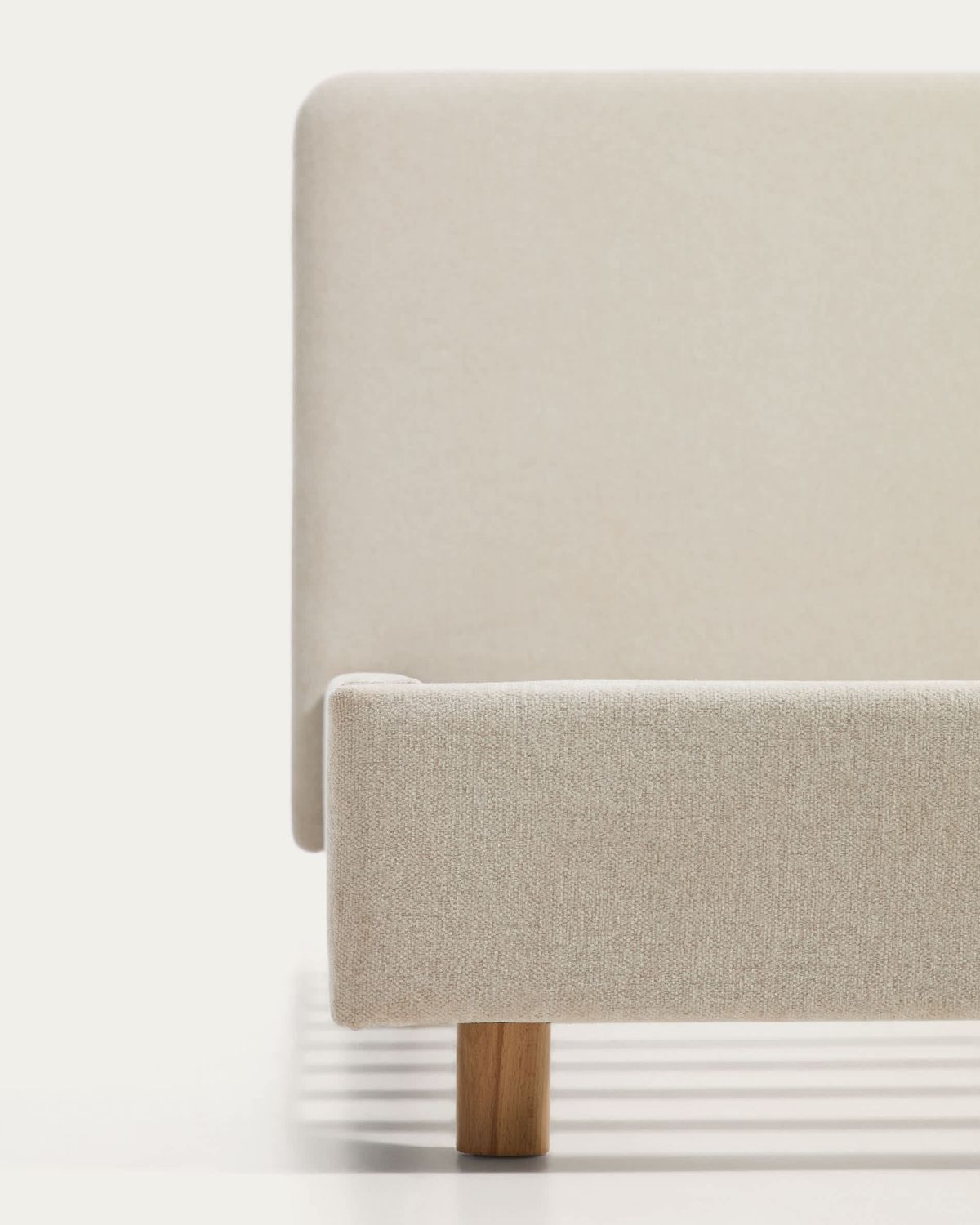 Cama Selven en chenilla beige para colchón de 150 x 200 cm FSC 100%