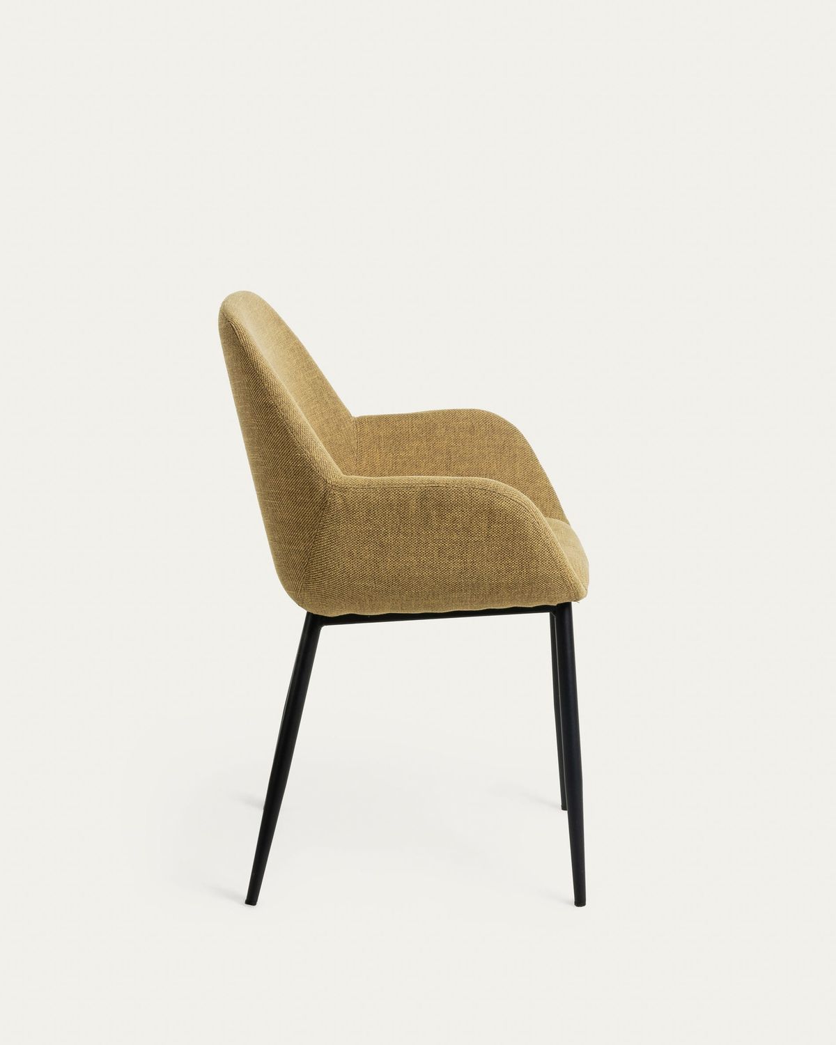 Silla Konna mostaza y patas de acero acabado pintado negro FR