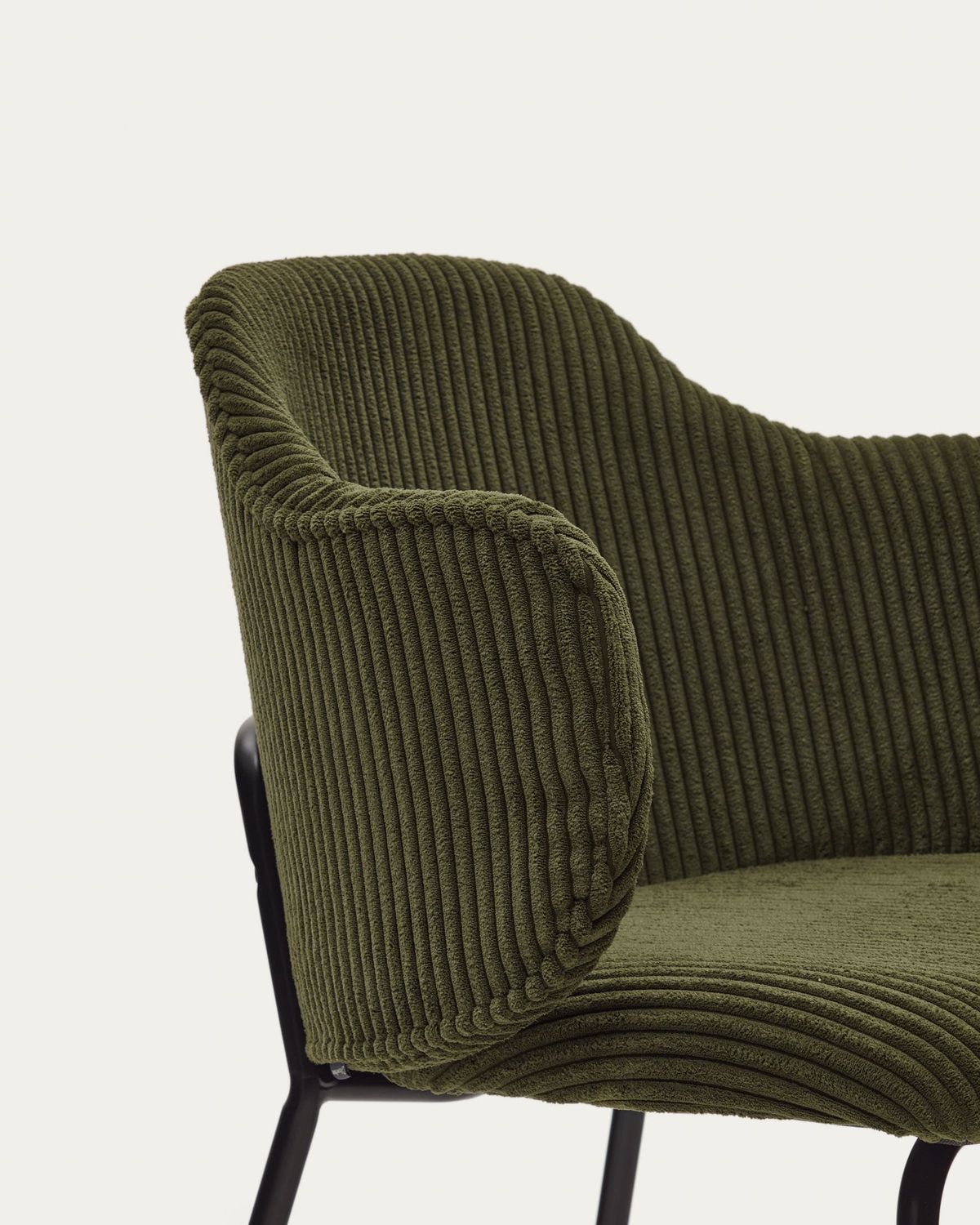 Silla Yunia de pana gruesa verde con patas de acero con acabado pintado negro FR