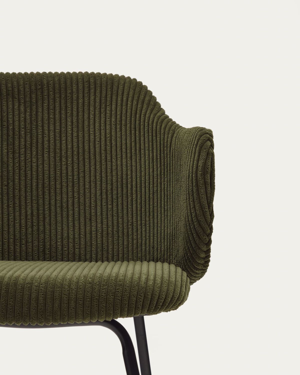 Silla Yunia de pana gruesa verde con patas de acero con acabado pintado negro FR