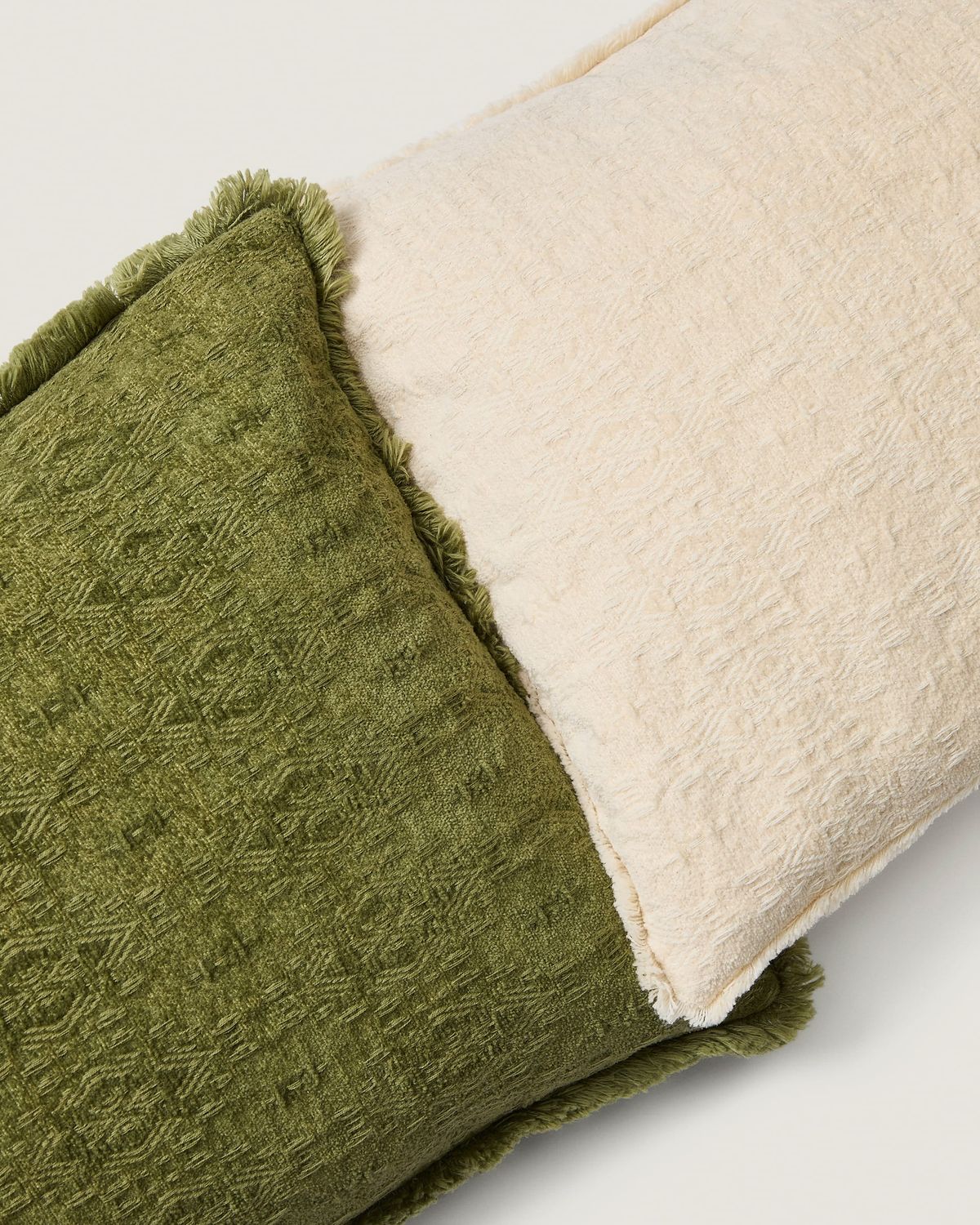 Funda de cojín Narela de algodón y viscosa jacquard verde 50 x 30 cm