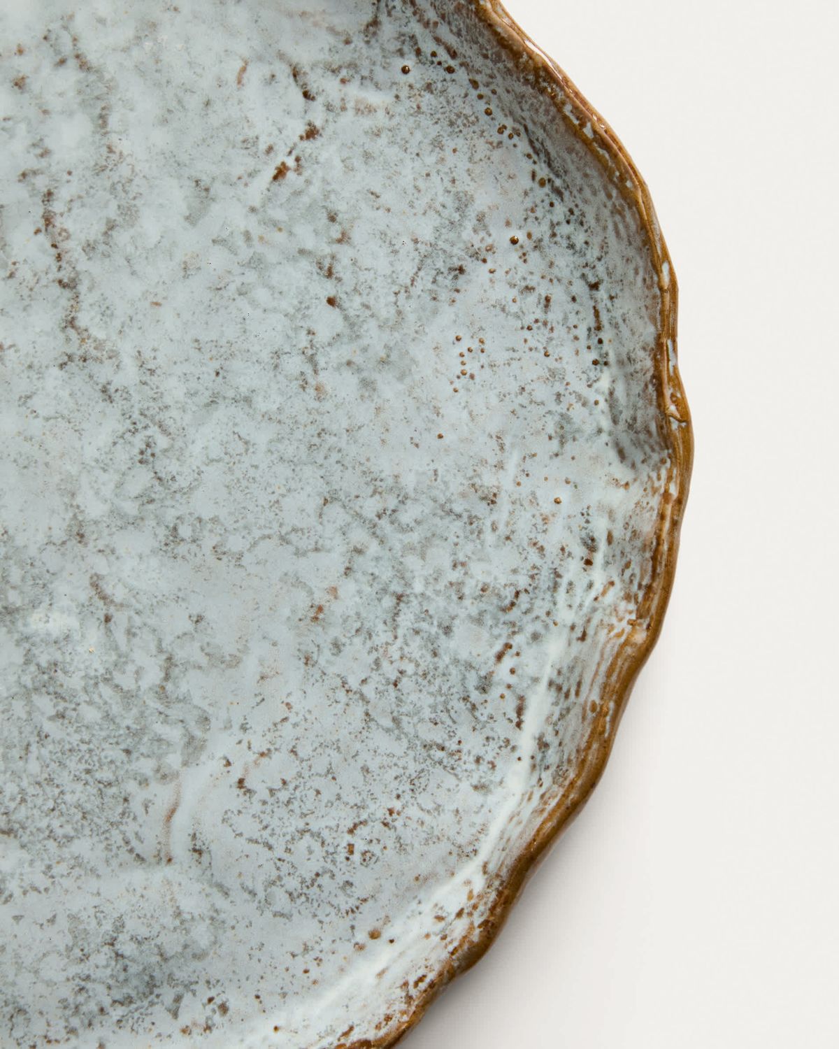 Plato plano Alenia de cerámica marrón