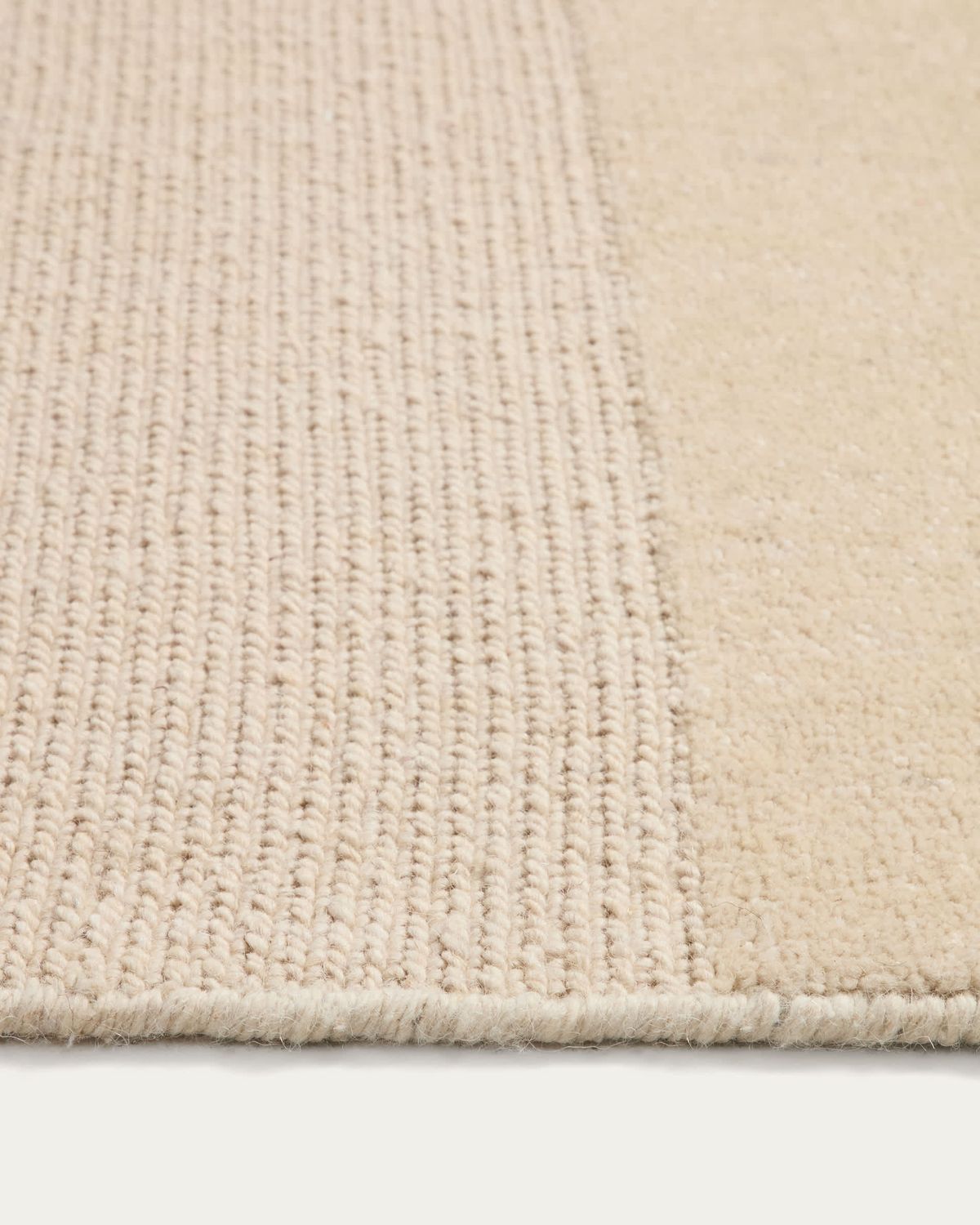 Alfombra Esola de lana beige 160 x 230 cm