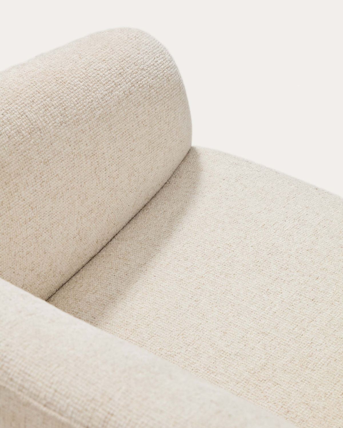 Butaca Milare de chenilla beige 83 cm FSC 100%