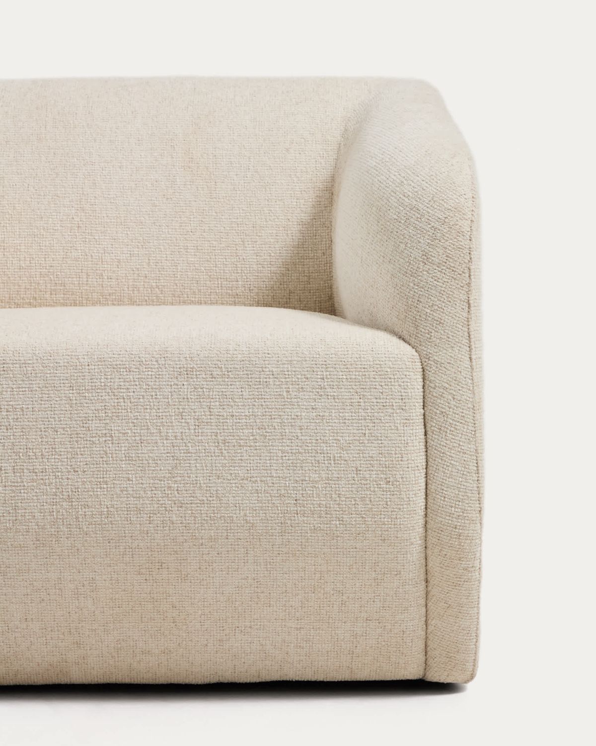 Butaca Milare de chenilla beige 83 cm FSC 100%