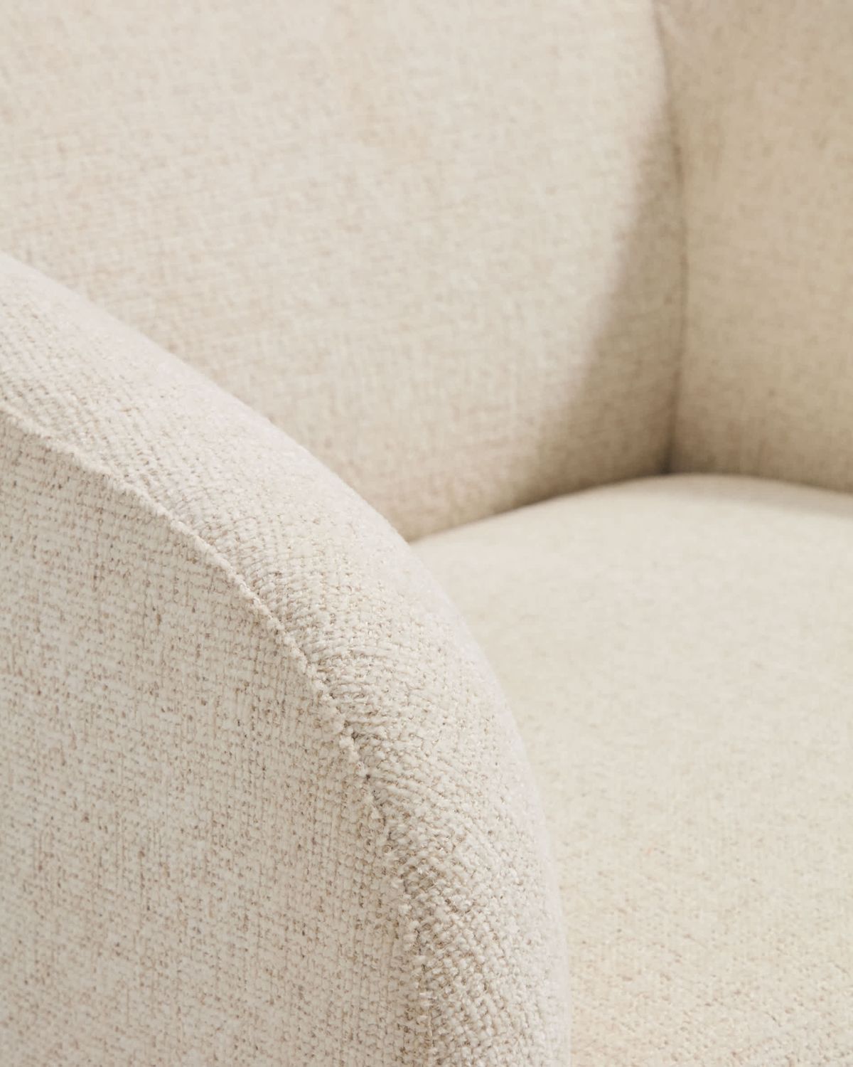 Butaca Milare de chenilla beige 83 cm FSC 100%