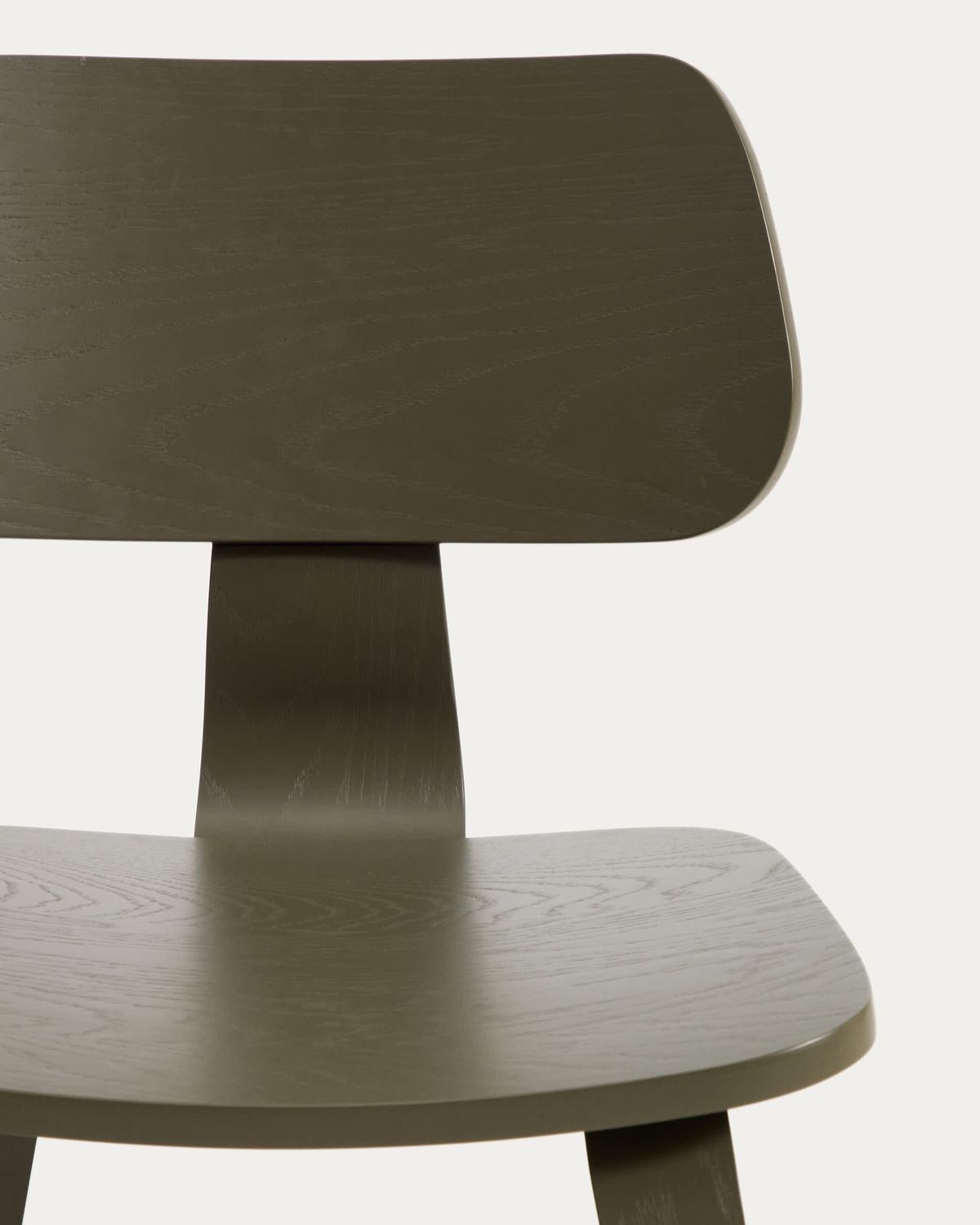 Silla Gena de chapa de roble con acabado verde