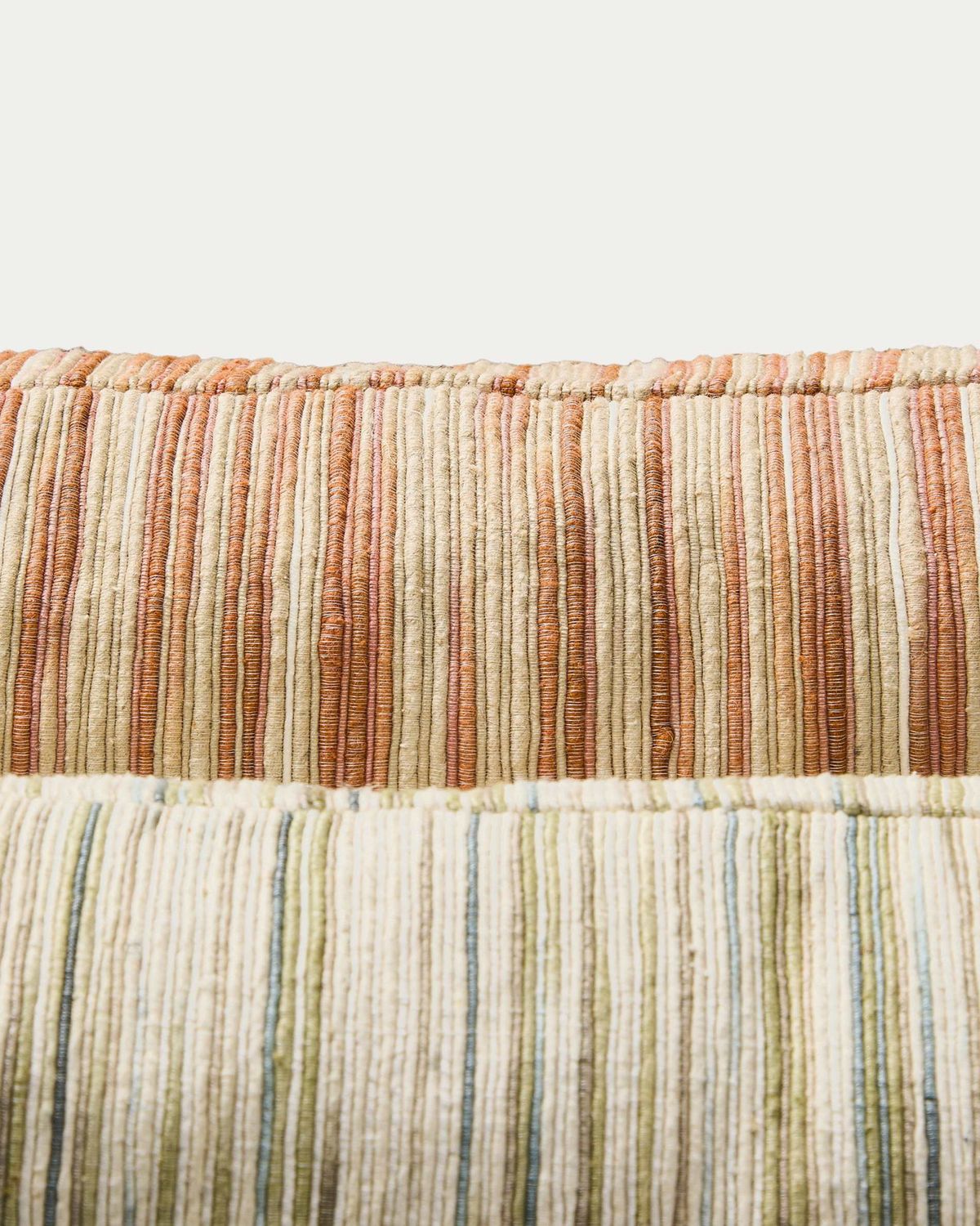 Funda de cojín Zilora mezcla seda jacquard rayas verde y beige 45 x 45 cm