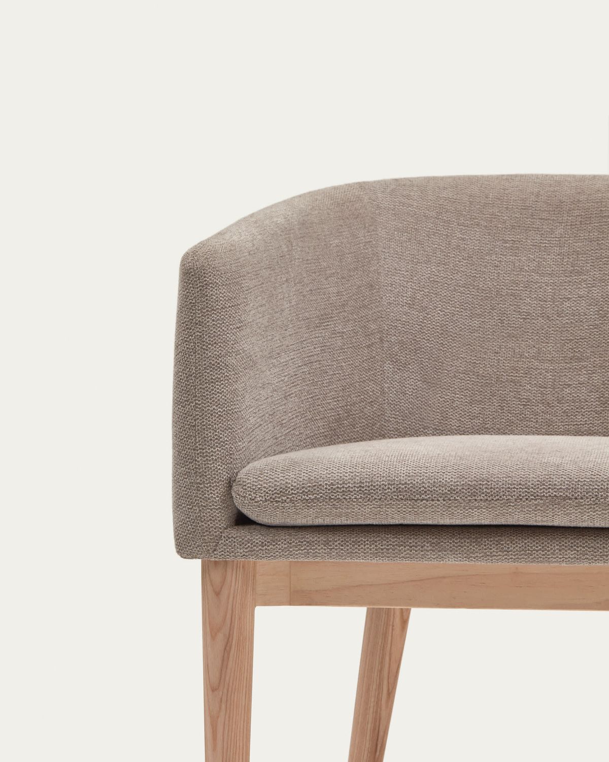 Silla Harlan de chenilla marrón y patas de madera maciza de fresno