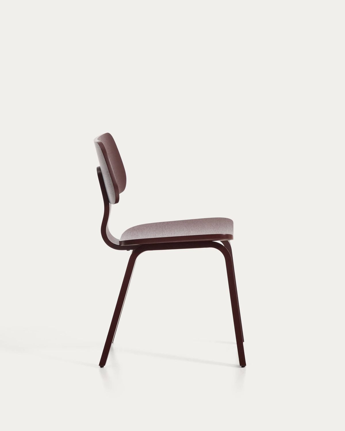 Silla Gena de chapa de roble con acabado granate