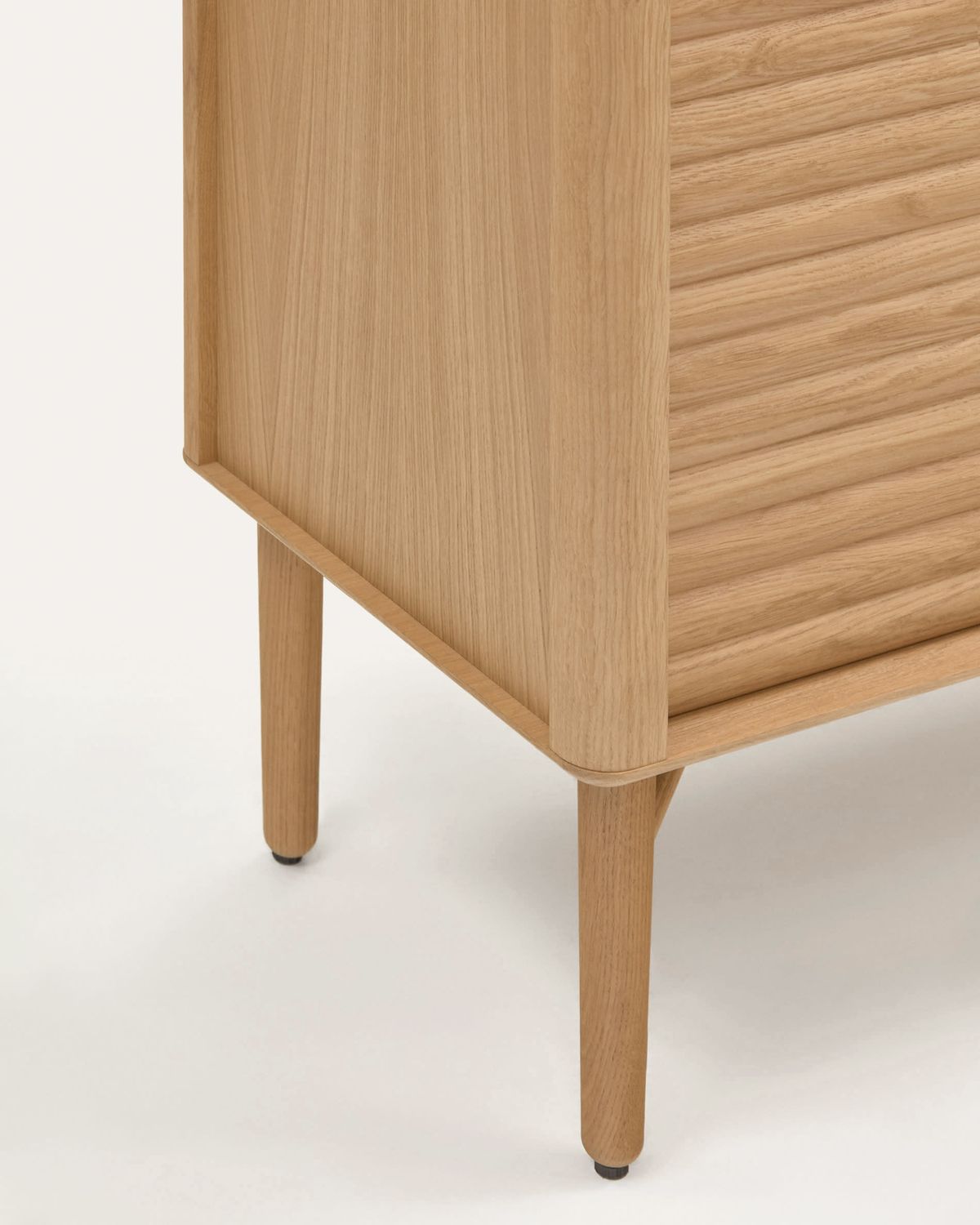 Aparador alto Lenon 4 puertas madera maciza y chapa de roble 104,5 x 144 cm FSC MIX Credit
