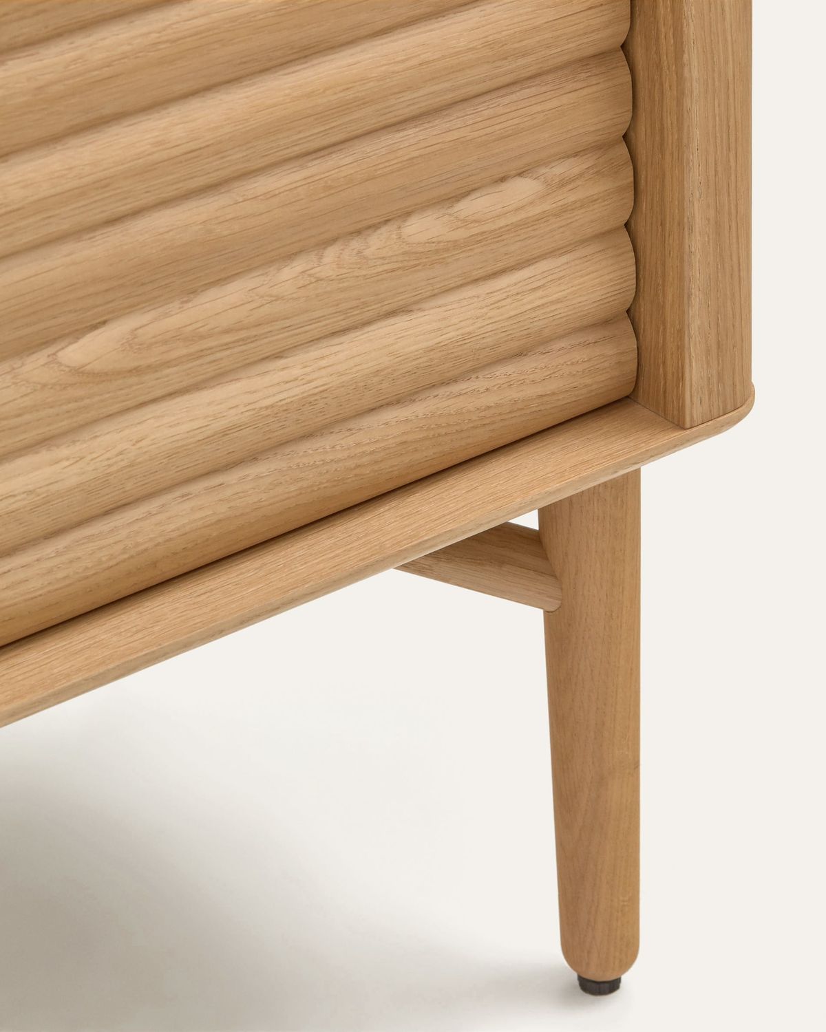 Aparador alto Lenon 4 puertas madera maciza y chapa de roble 104,5 x 144 cm FSC MIX Credit
