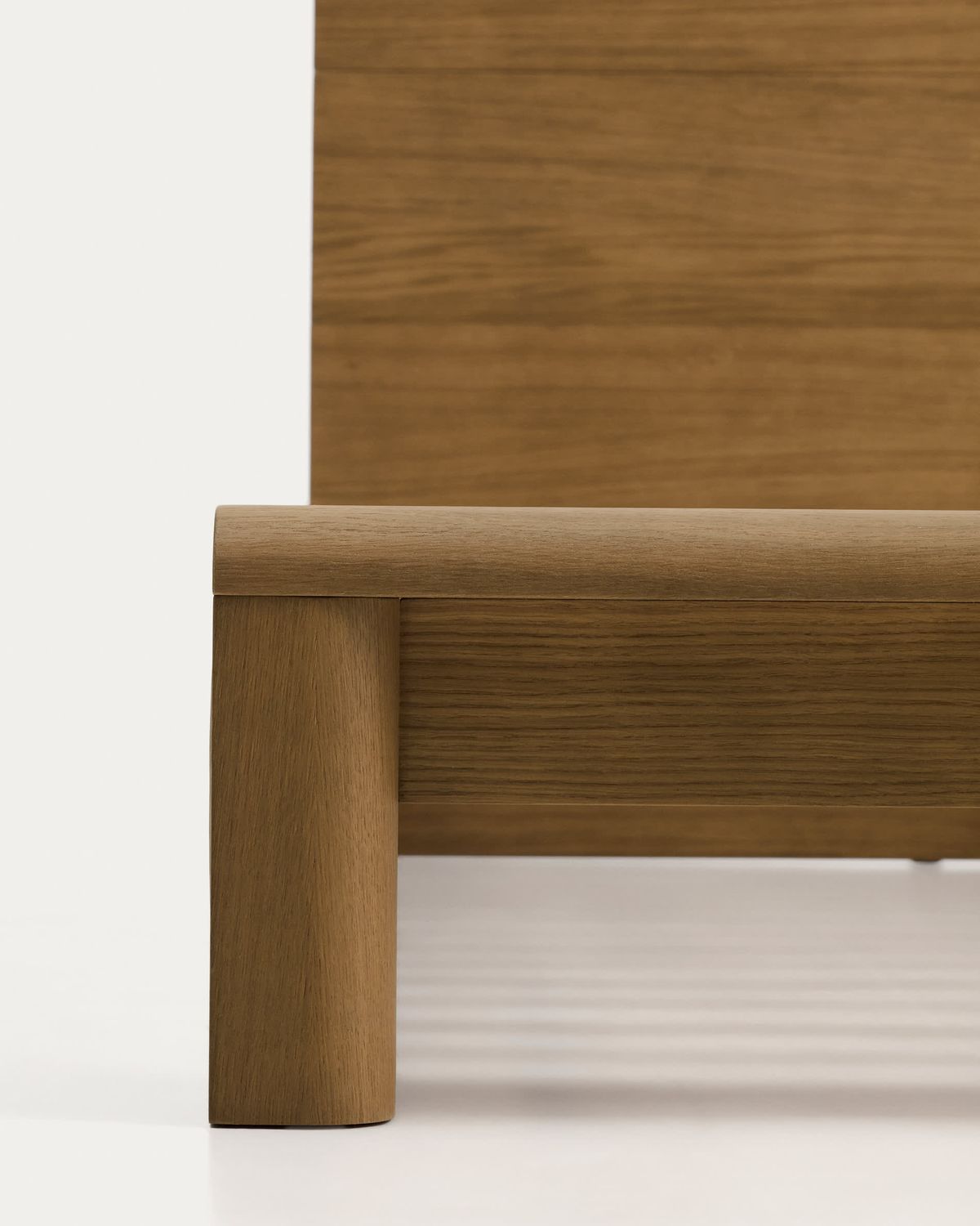 Cama Arelida de chapa y madera maciza de roble acabado marrón claro para colchón de 160 x 200 cm FSC Mix Credit