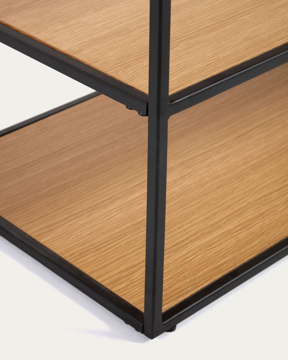 Mueble TV Yoana de chapa de roble y estructura de metal pintado negro 160 x 40 cm