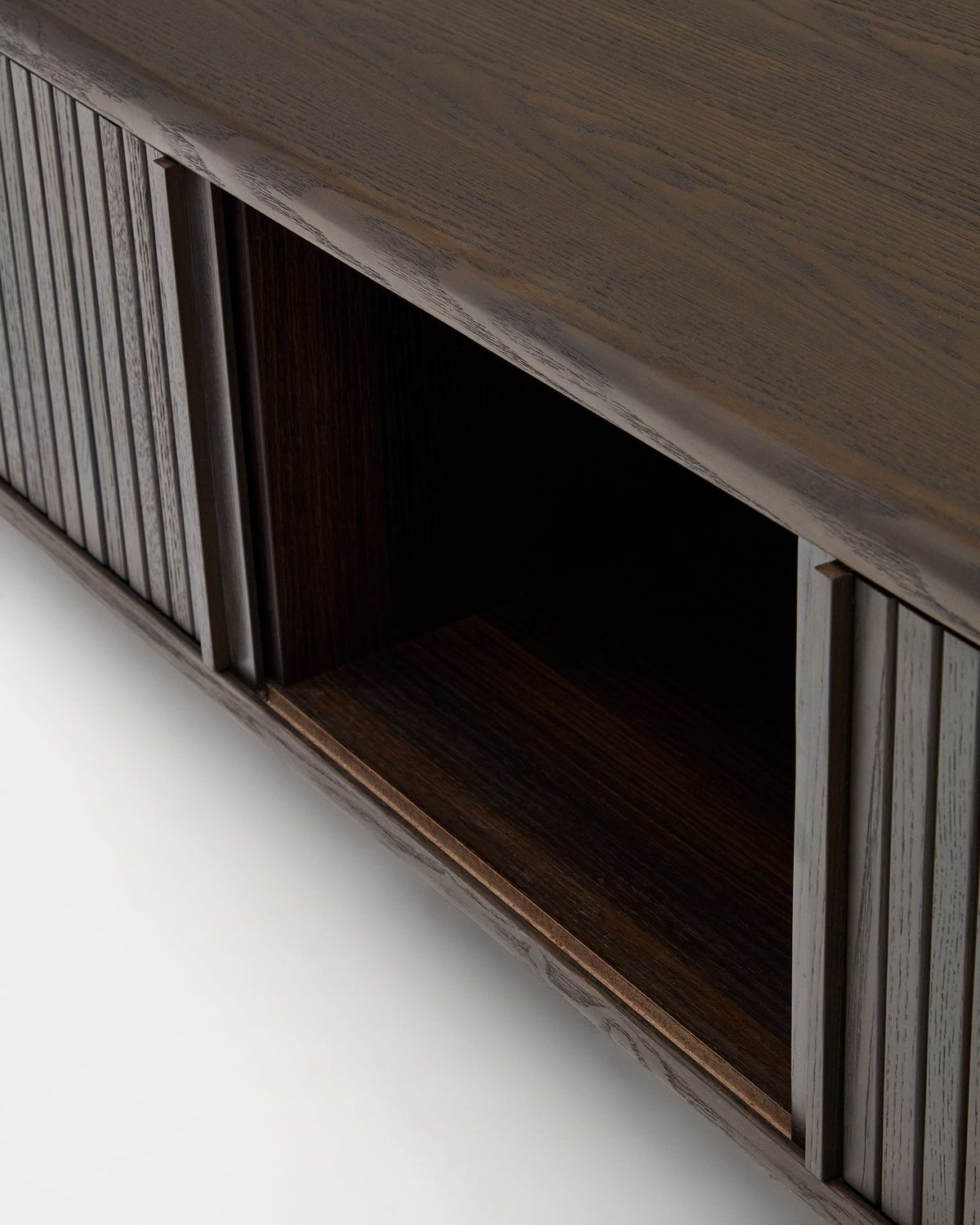 Mueble TV Mailen 2 puertas en chapa de fresno con acabado oscuro 120 x 50 cm