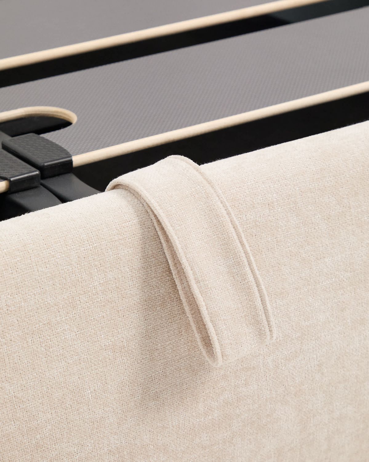 Cama desenfundable con canapé abatible Dafra de chenilla beige para colchón de 180 x 200 cm FSC 100%