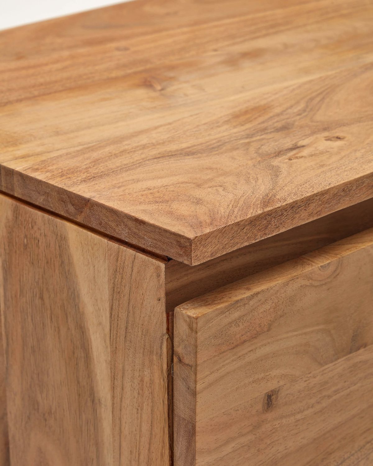 Aparador Uxue 4 puertas de madera maciza de acacia con acabado blanqueado 200 x 88 cm