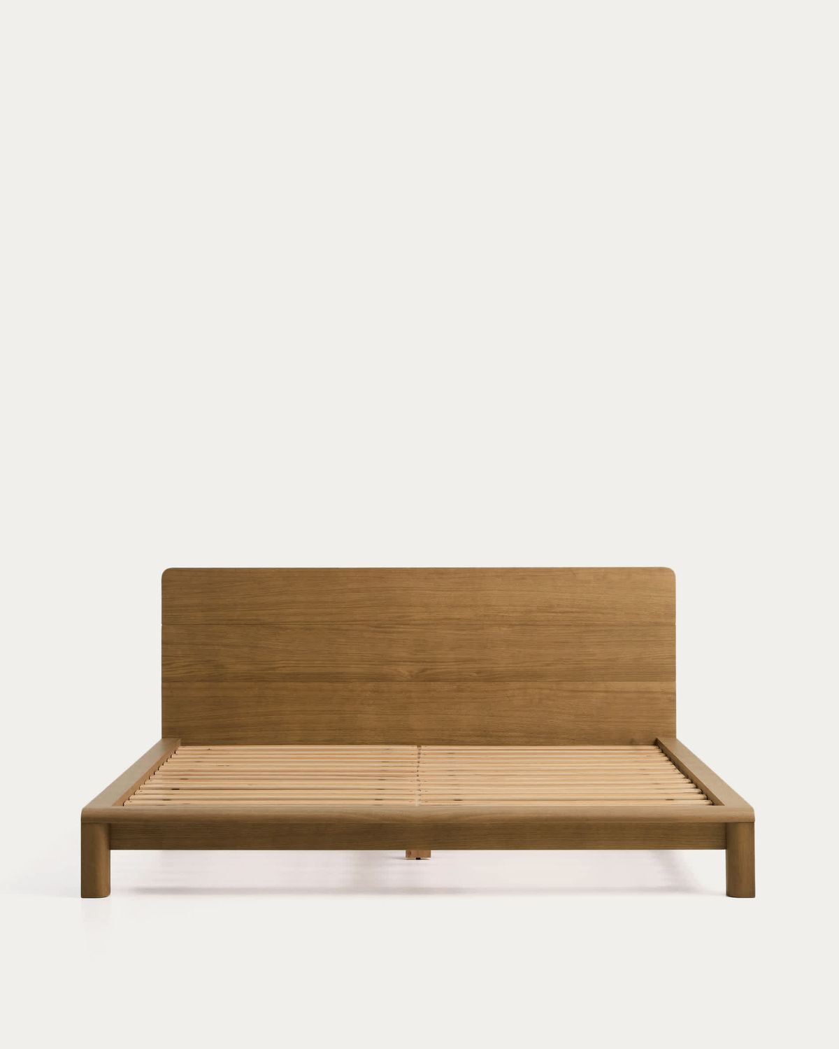 Cama Arelida de chapa y madera madera maciza de roble acabado marrón claro para colchón de 180 x 200 cm FSC Mix Credit