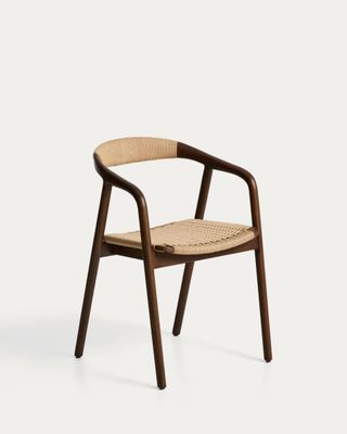 Silla Derile de madera maciza de roble acabado nogal y cuerda de papel beige FSC Mix Credit