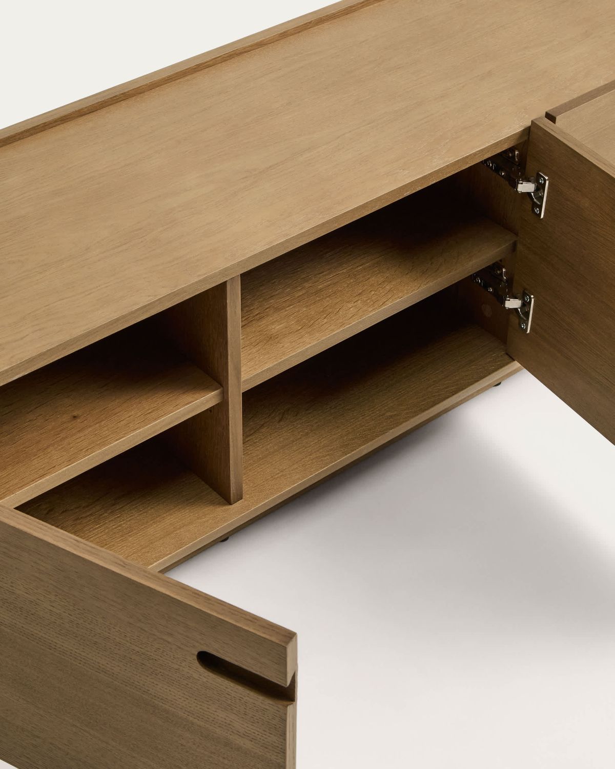 Mueble TV Arelida de chapa y madera maciza de roble acabado marrón claro 200 x 44 cm FSC Mix Credit