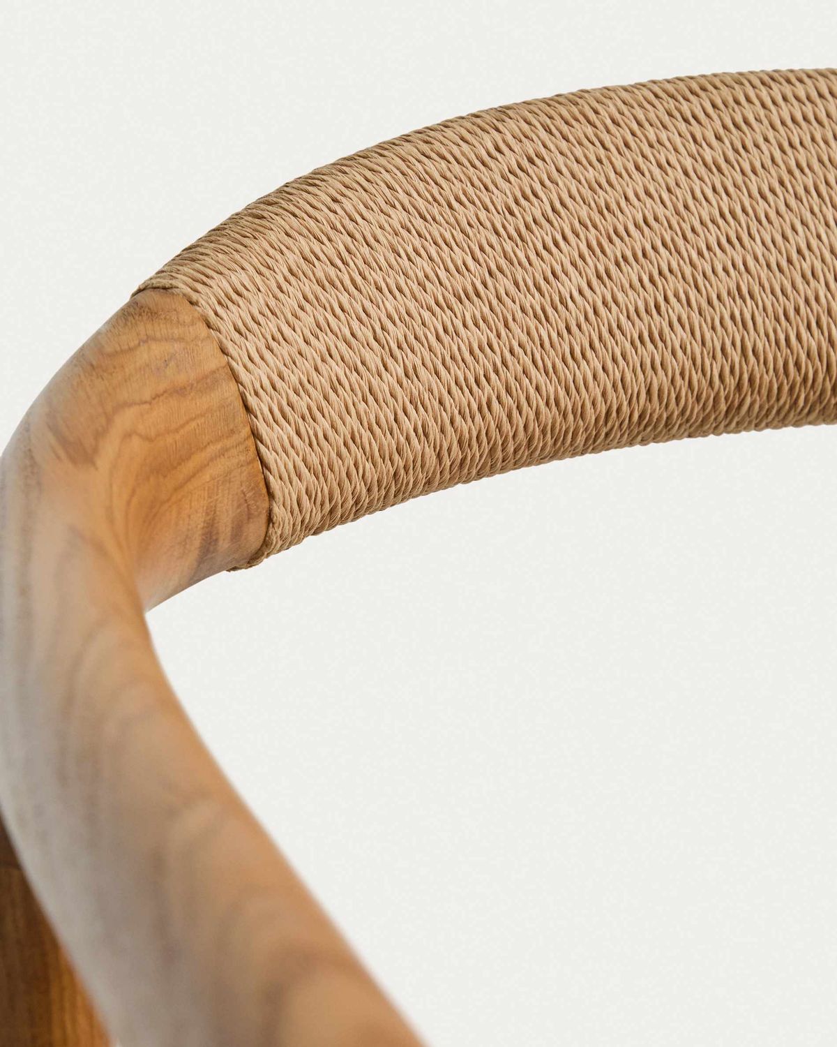 Butaca Derile de madera maciza de roble acabado tono natural y cuerda de papel beige FSC Mix Credit