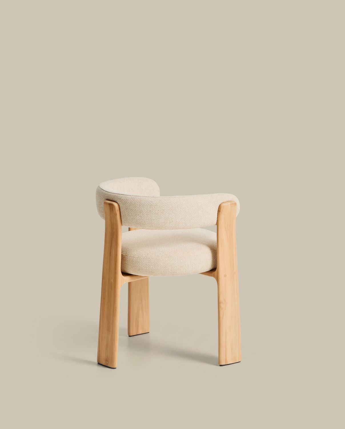Silla de exterior Granite de 3 patas beige y madera maciza de teca acabado tono natural FSC 100%