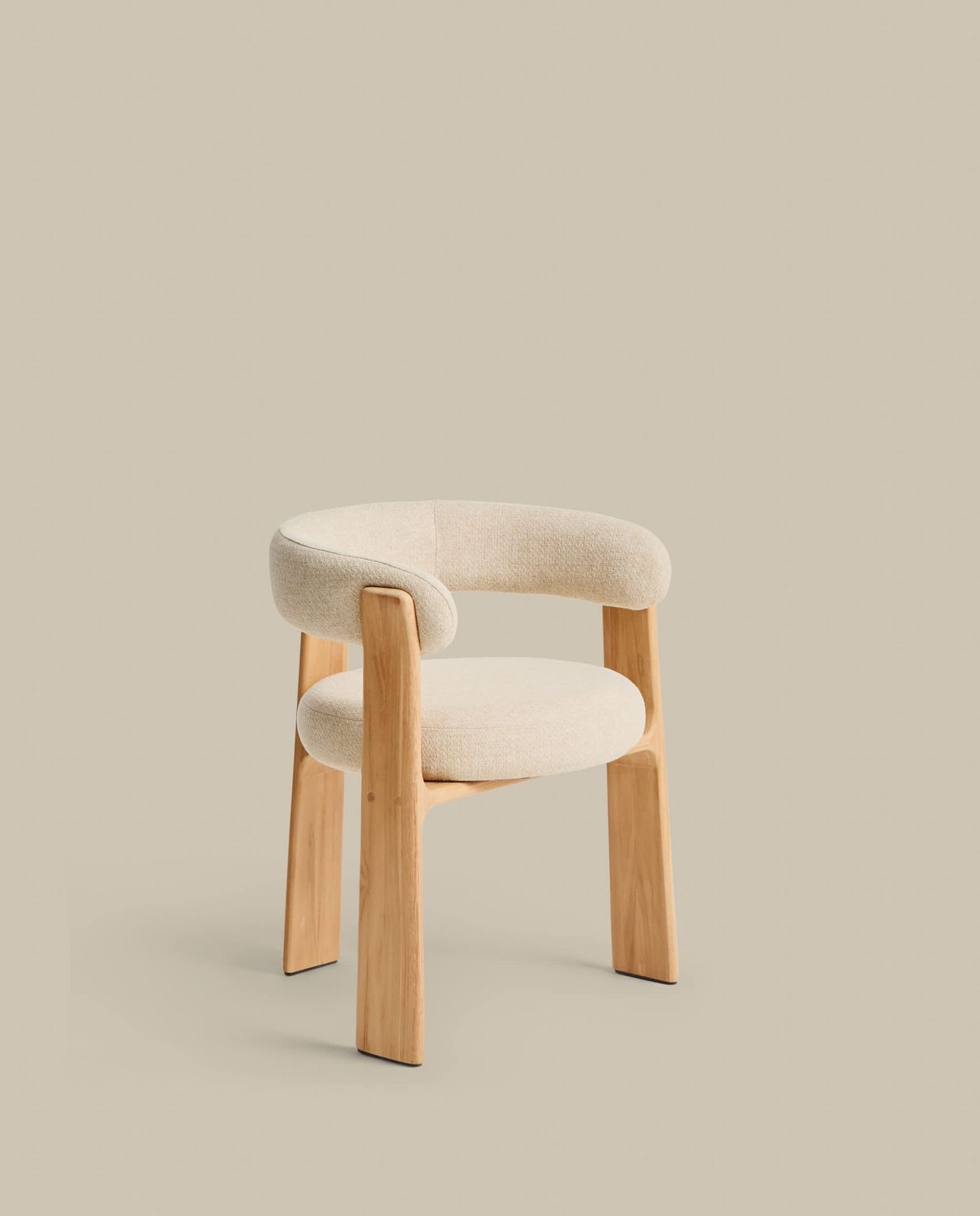 Silla de exterior Granite de 3 patas beige y madera maciza de teca acabado tono natural FSC 100%