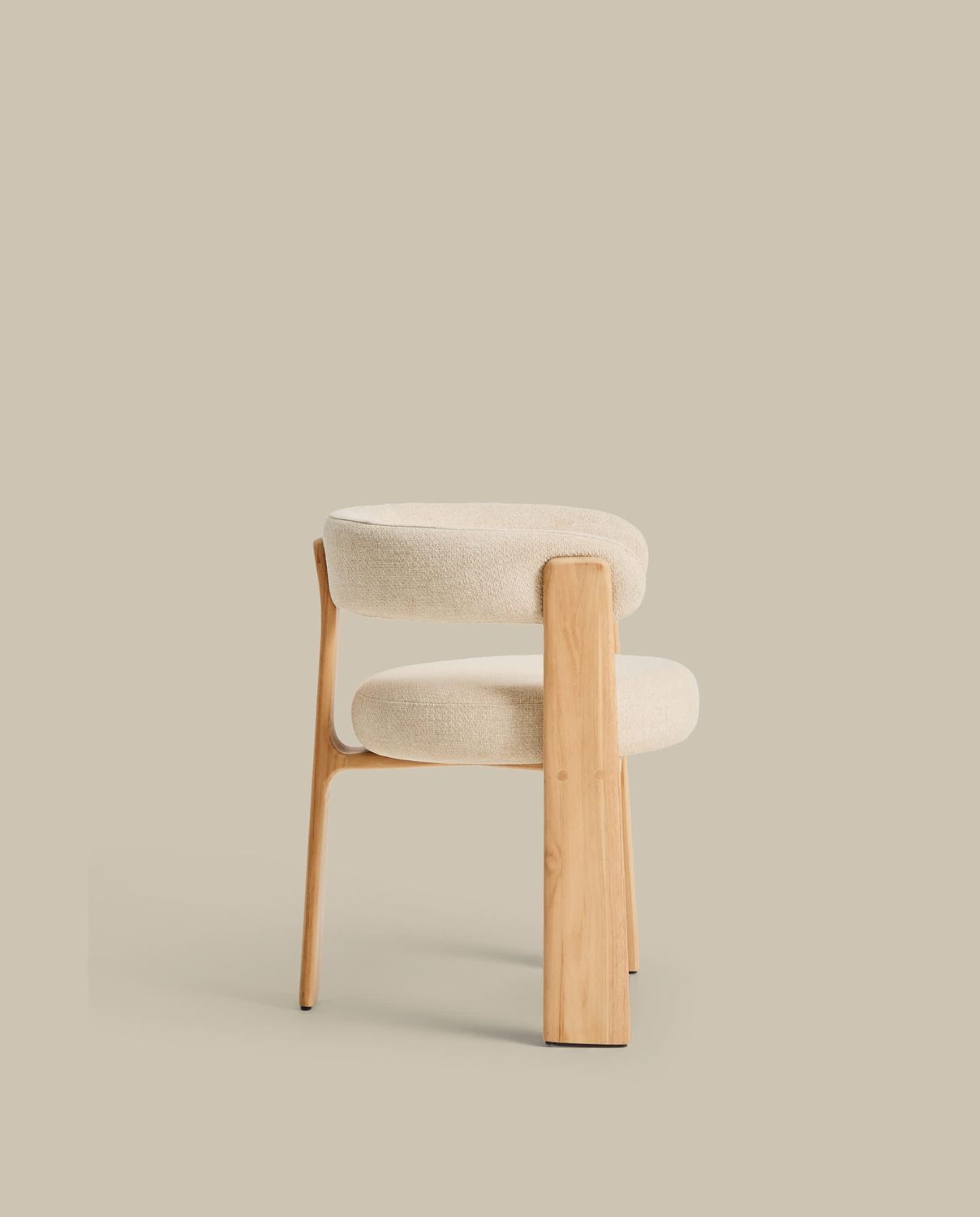 Silla de exterior Granite de 3 patas beige y madera maciza de teca acabado tono natural FSC 100%