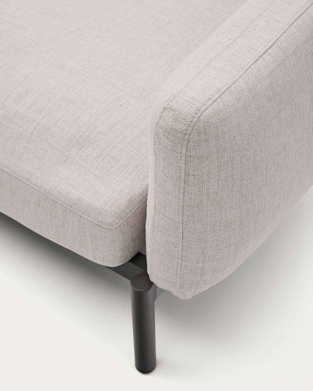 Sofá modular rinconero exterior Sorells 5 plazas tapizado beige y aluminio gris con mesas de teca 277 x 446 cm FSC 100%