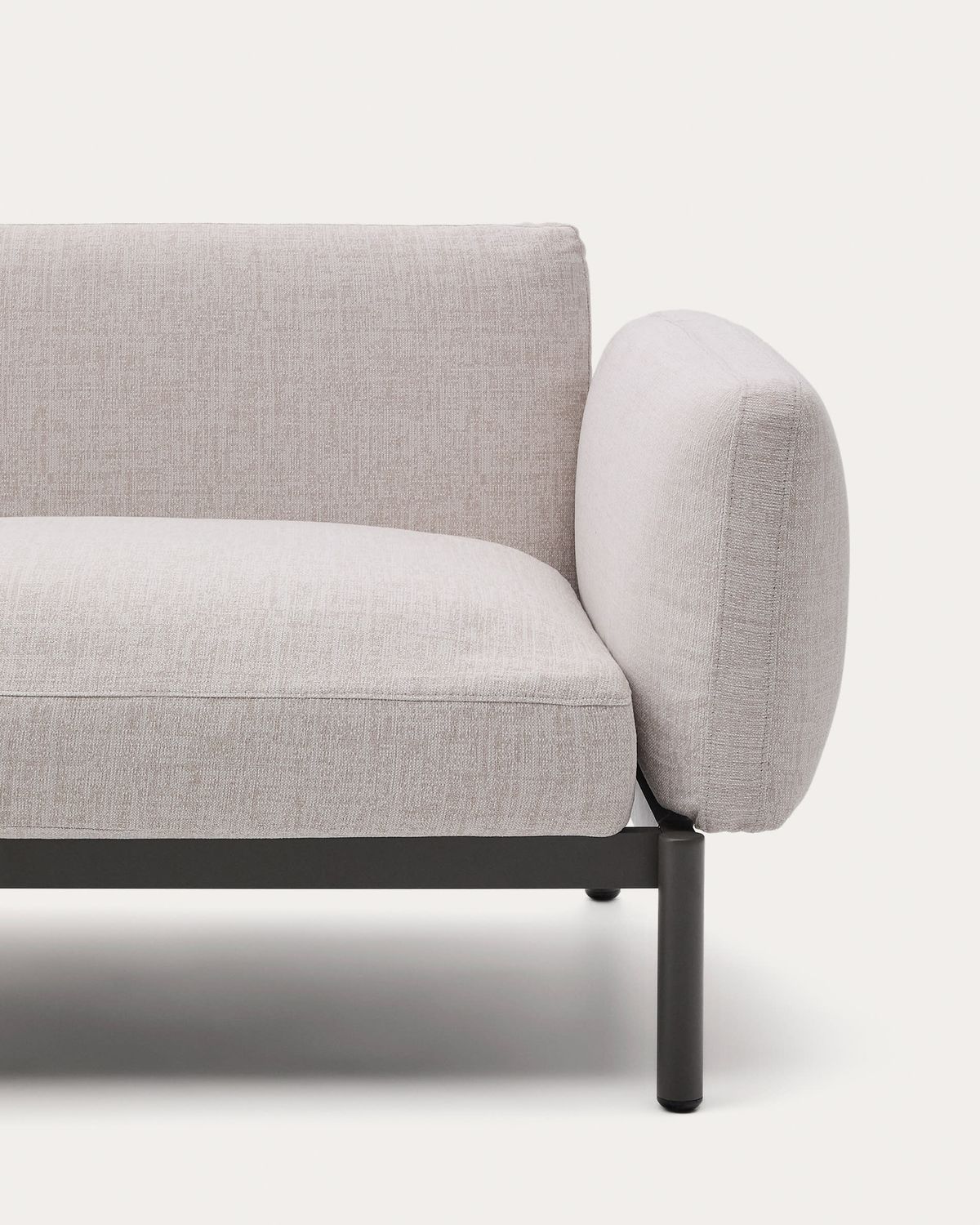 Sofá modular rinconero exterior Sorells 5 plazas tapizado beige y aluminio gris con mesas de teca 277 x 446 cm FSC 100%
