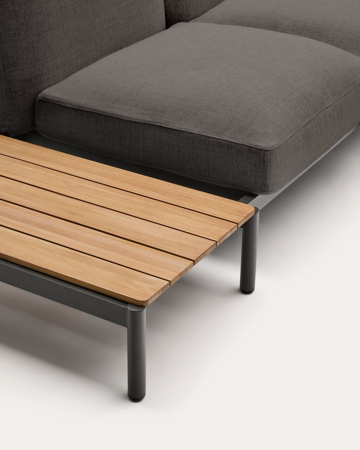 Sofá modular rinconero exterior Sorells 4 plazas tapizado gris y aluminio gris mesa de teca 353 x 316,5 cm FSC 100%