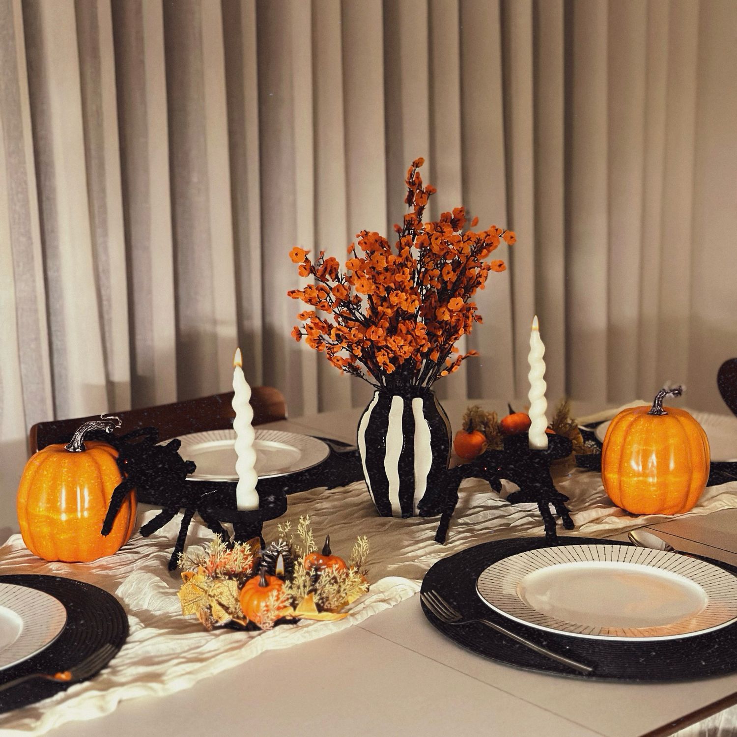 Halloween Setup Beige &amp; Orange