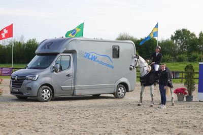 Pferdeanhänger / Pferdetransporter