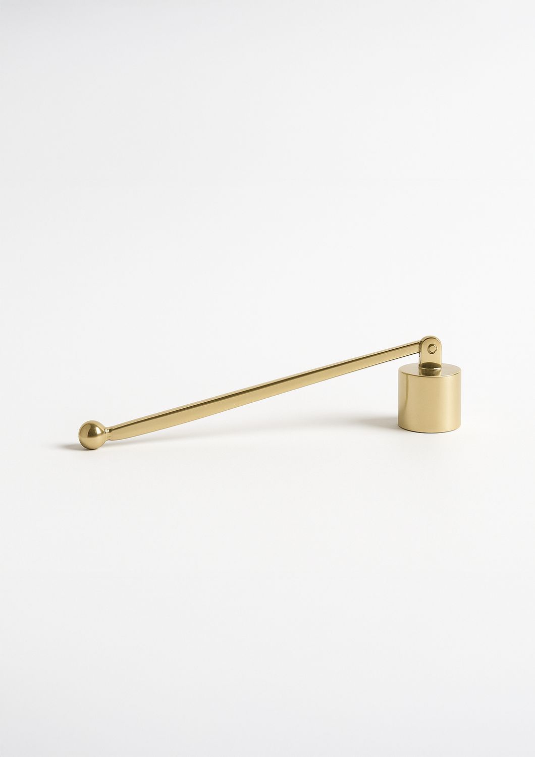 Luxury Gold Candle Snuffer – Elegant Wick Extinguisher Tool for Clean, Smoke-Free Candle Care