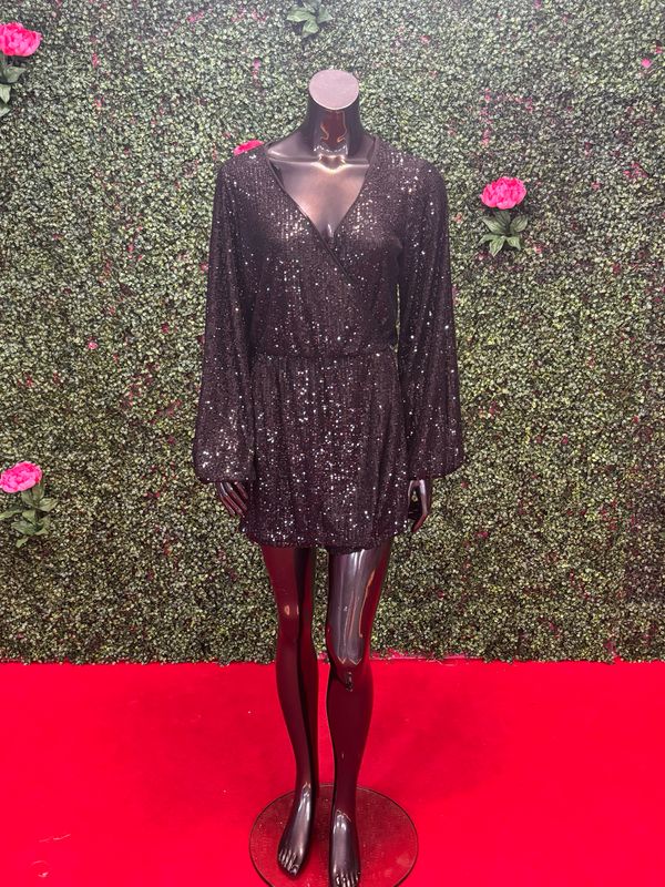 Black Shimmer Long Sleeve Short Gown