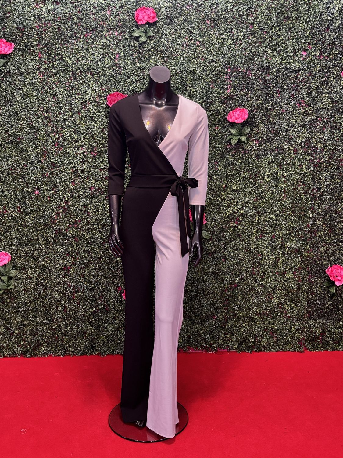 Black and White Long Sleeve Pants Suit