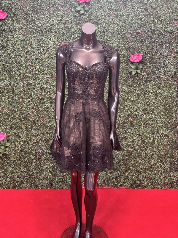 Black Lace Mesh Jewel Short Gown