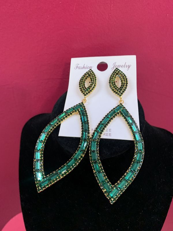 Emerald Green Glam Earrings