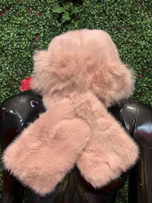 Pink Faux Fur Hat &amp; Scarf Set